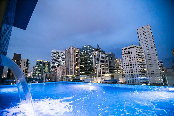 Rooftop Infinity Pool