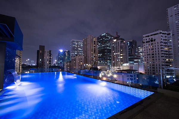 Rooftop Infinity Pool